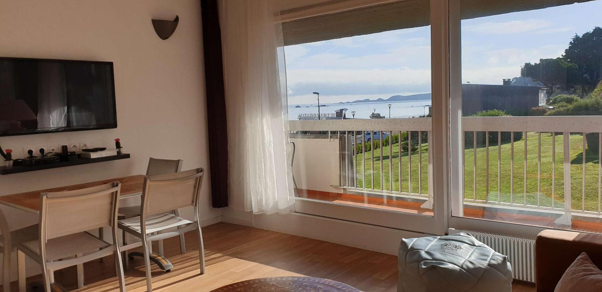 Appartement VUE SUR MER avec terrasse, plage de Trestraou à PERROS-GUIREC - Ref 861 Esterno foto